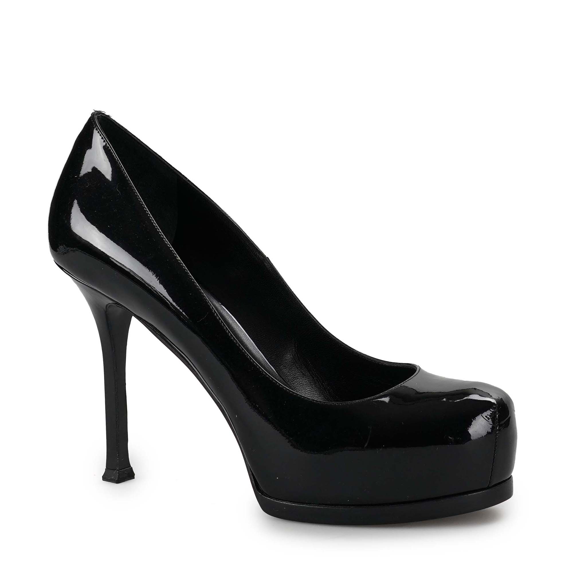 Yves Saint Laurent - Black Patent Leather Pumps